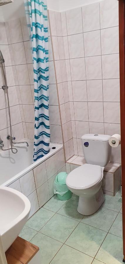 Venusz Apartman Cserkeszőlő Exterior foto